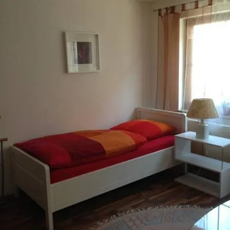 Apartment Nuernberg City-Center Room photo